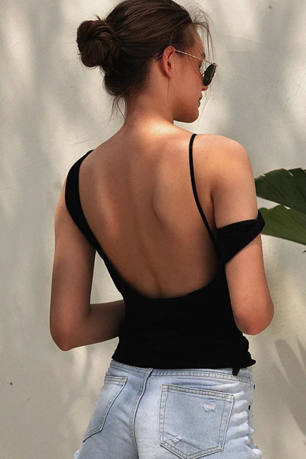 Soutien-gorge sans armature noir dos nu effet push up, matière douce en polyester et spandex avec bretelles réglables