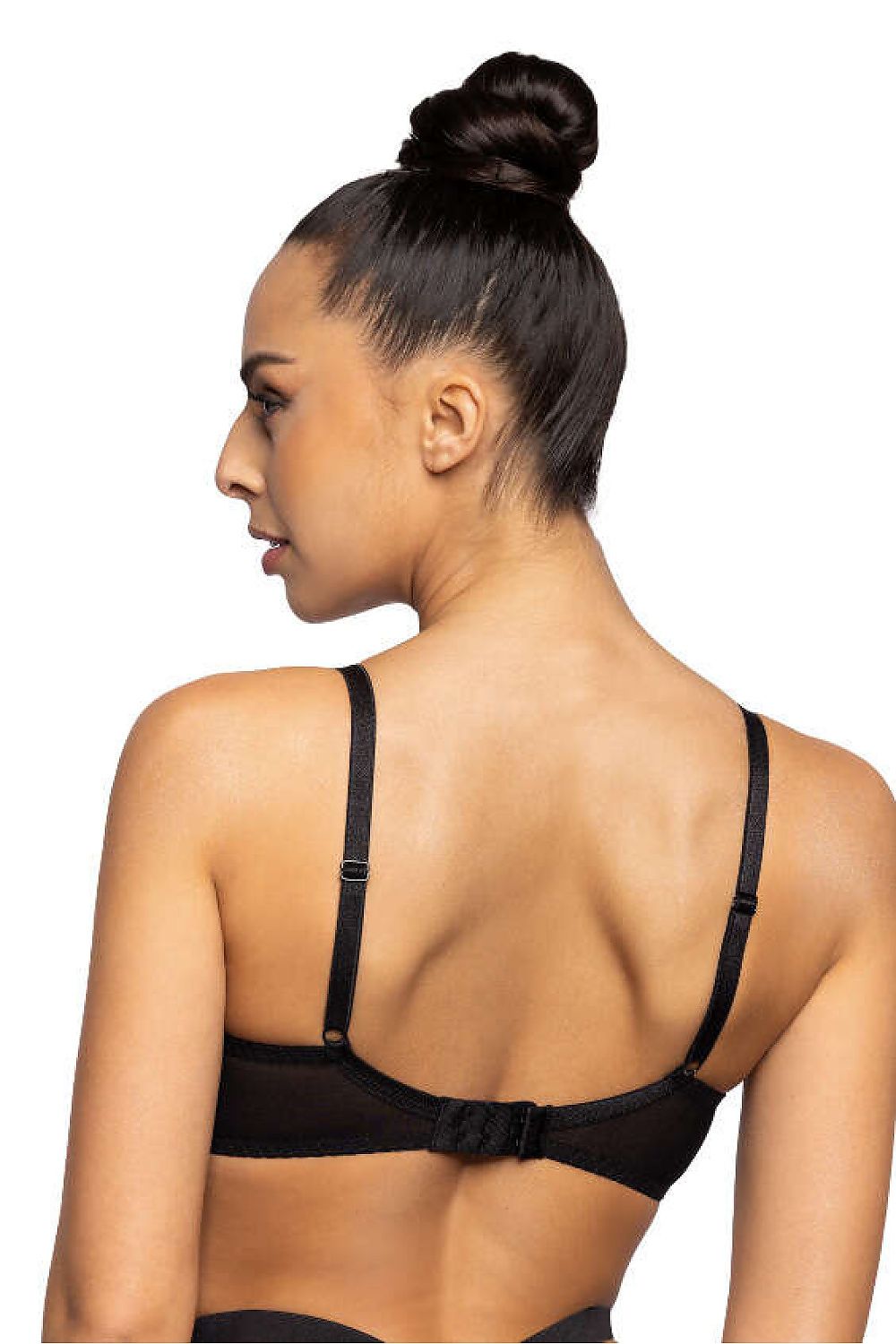 Soutien-gorge corbeille noir élégant en tulle transparent avec fermeture réglable et design rehaussant la silhouette avec subtilité.