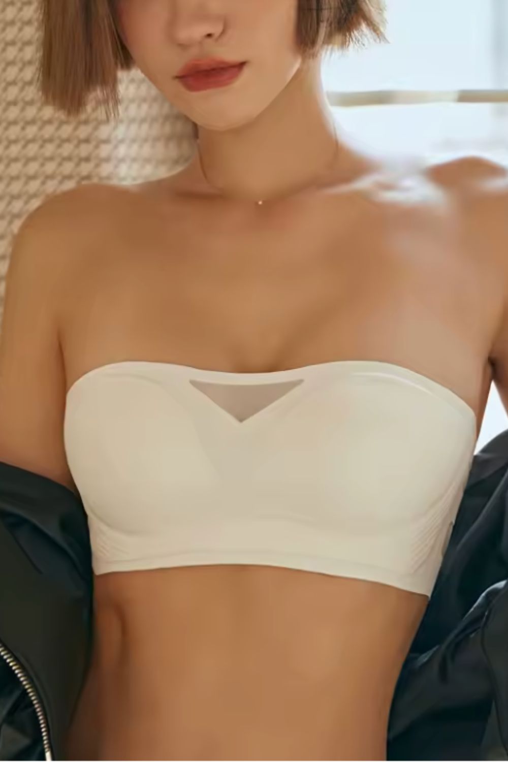 Soutien-gorge bandeau sans armature blanc invisible, maintien discret et douceur du bambou pour un effet seconde peau