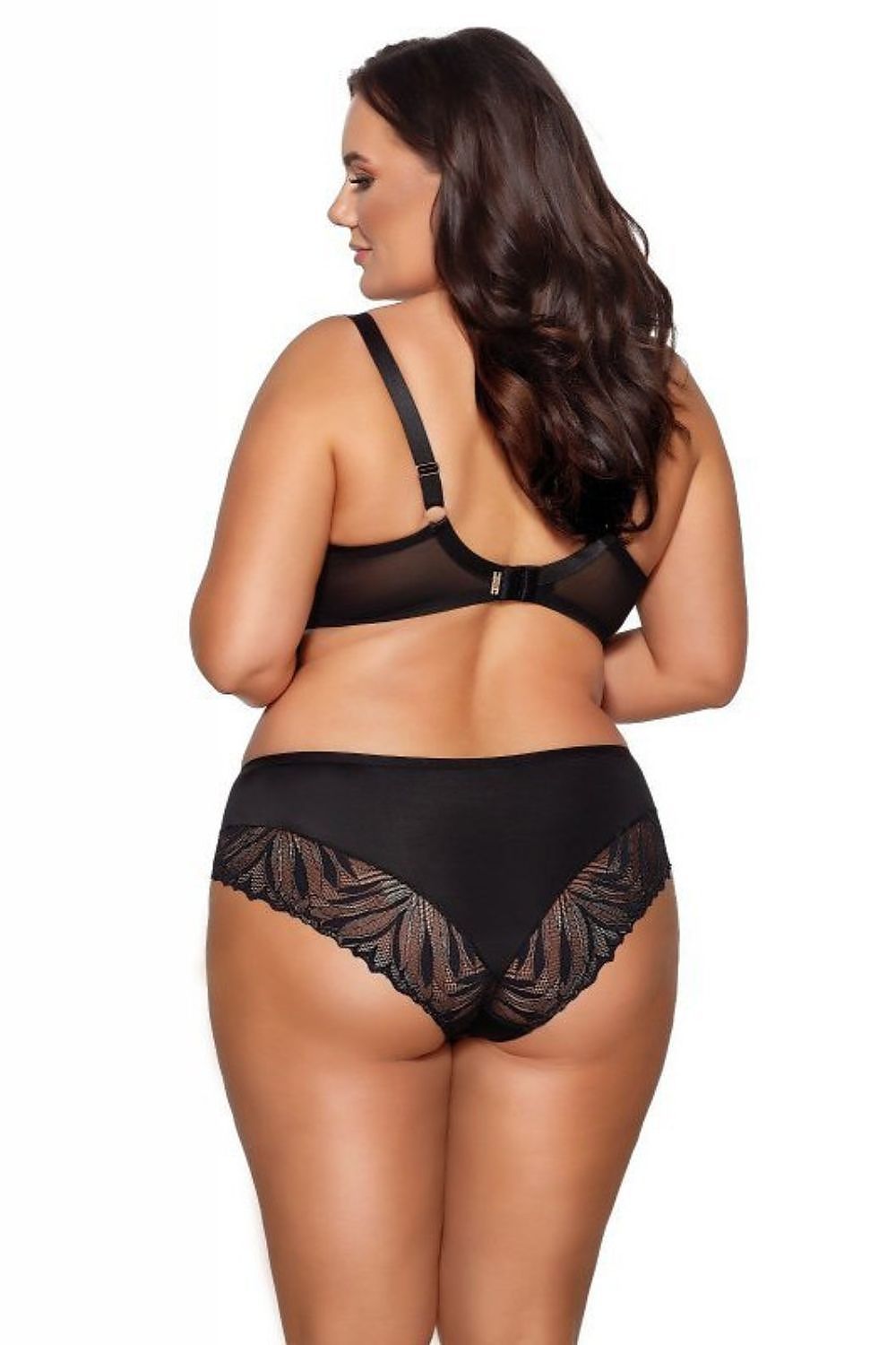 Soutien-gorge noir en dentelle, style push up rembourré, pour un look séduisant et confortable.