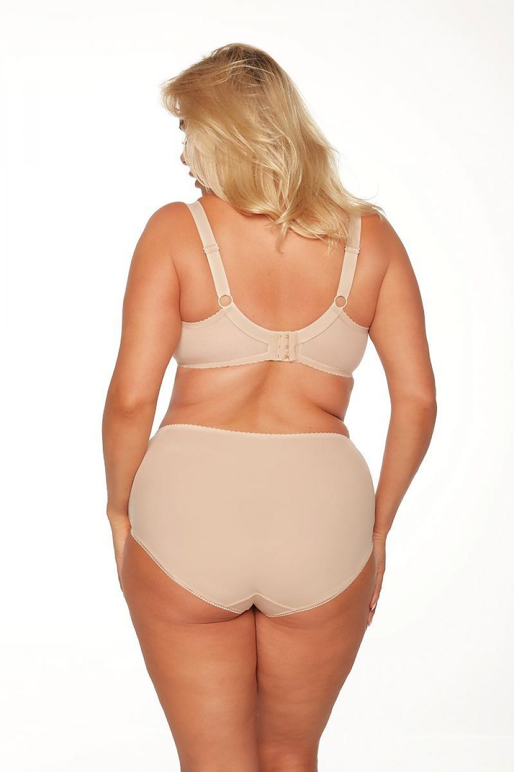 Soutien-gorge balconnet beige rembourré avec dentelle, confortable et élégant pour valoriser la silhouette.