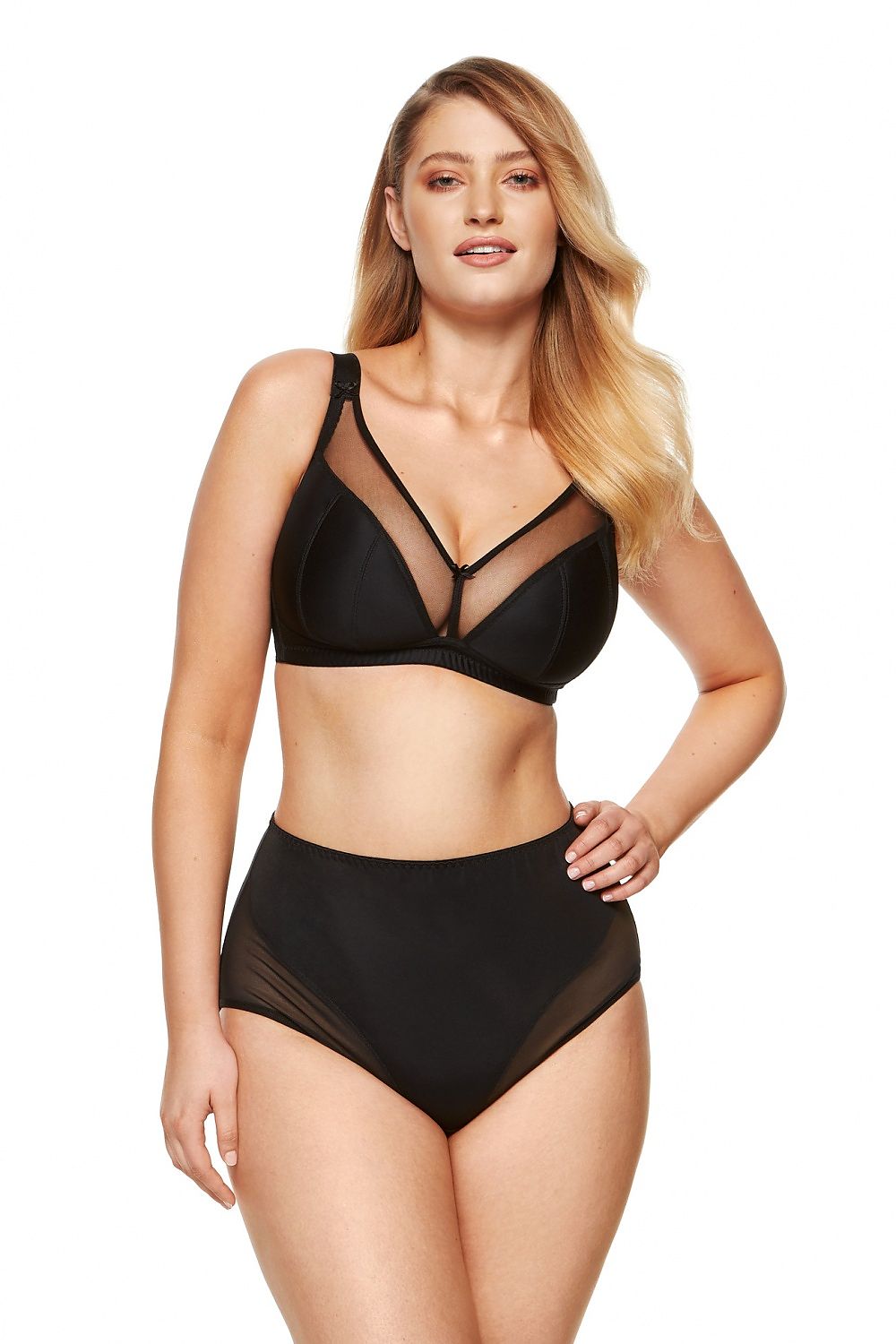 Soutien-gorge grande taille minimisateur confort noir avec détails transparents et sans armature pour un look élégant et confortable.